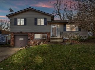 573 Cliffside Dr, Akron, OH