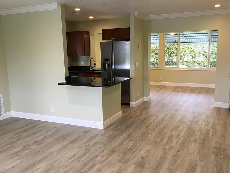1101 Leisure Ln — Photo 8