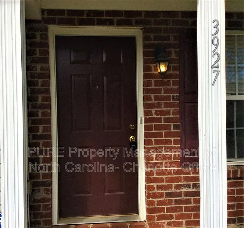 3 bed, 2.5 bath, 1638 sqft, $1,695 — Photo 4