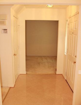 5th image of 825 Dunloring Ct