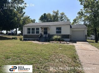 1100 Grenshaw Dr, Saint Louis, MO 63137