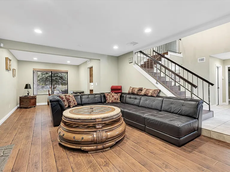 2929 Pleasant Lake Dr — Photo 13