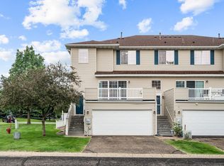 4961 Grenwich Ave N, Oakdale, MN 55128