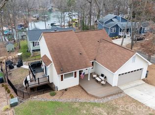 1170 Molokai Dr, Tega Cay, SC 29708