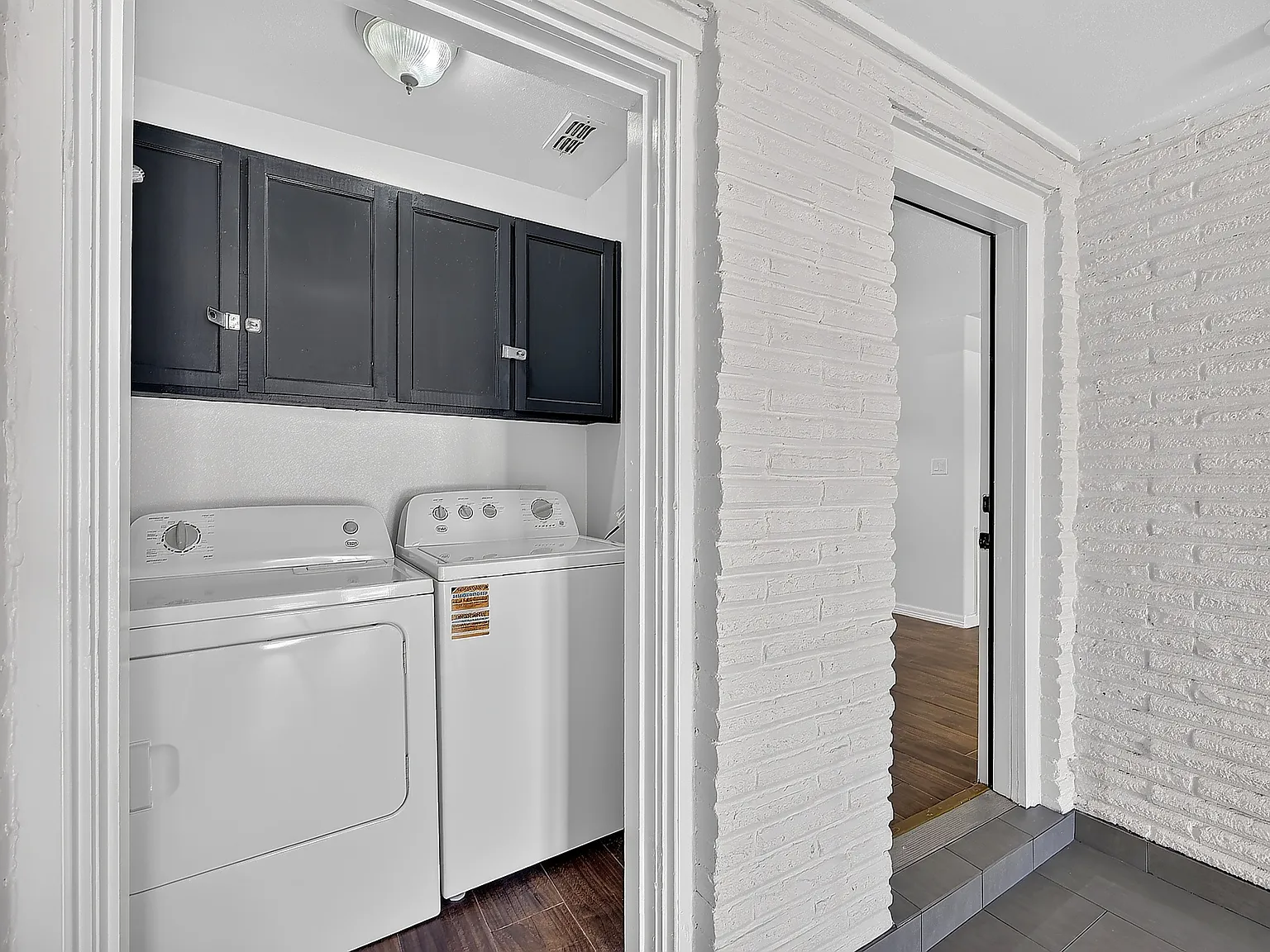 3 bed, 2200 sqft, $1,350 — Photo 3