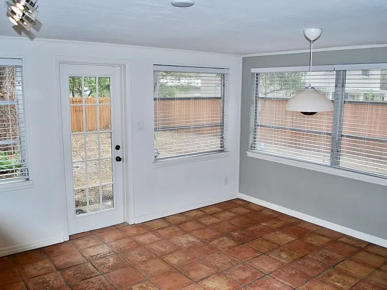 111 S Lawsona Blvd — Photo 7