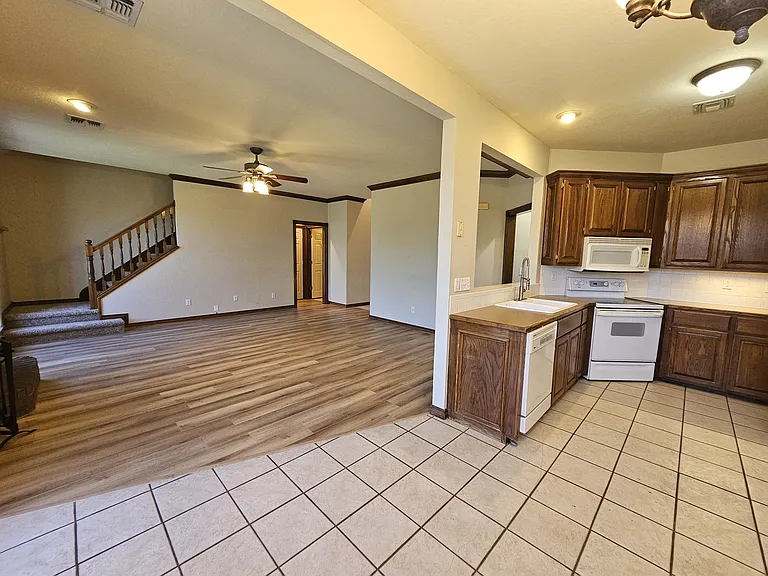 13 NW Havenshire Cir — Photo 9
