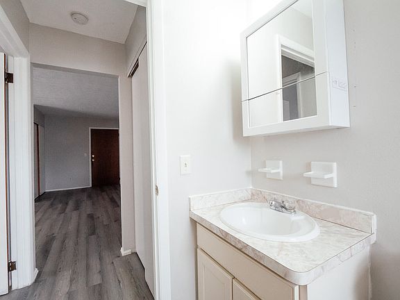 4th image of 1954 Lexington Ave #22