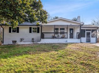 5038 Longbrook Cir, Winston Salem, NC 27105