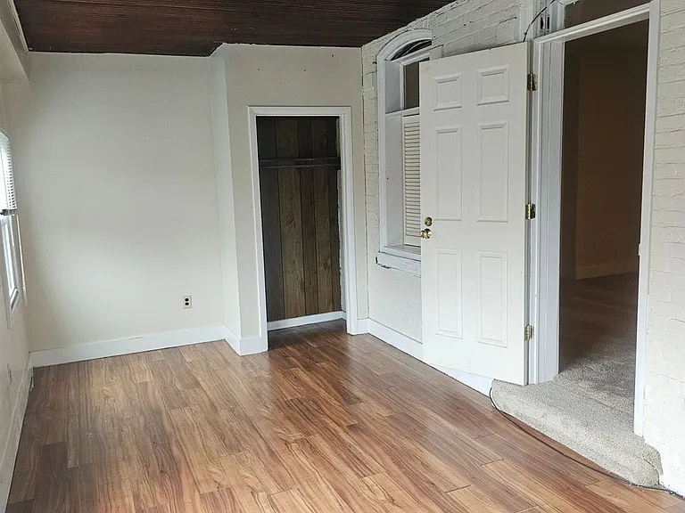 801 W 3rd St — Photo 4