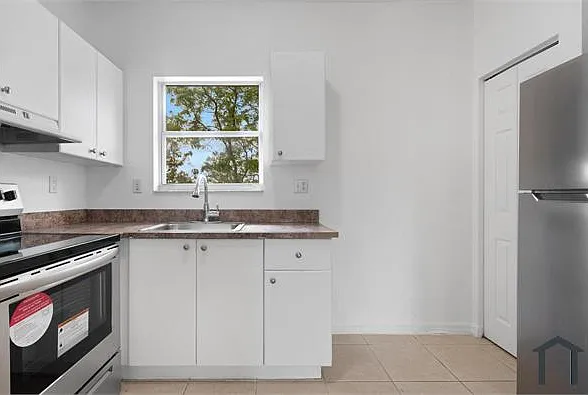 33 E 20th St #205 — Photo 14