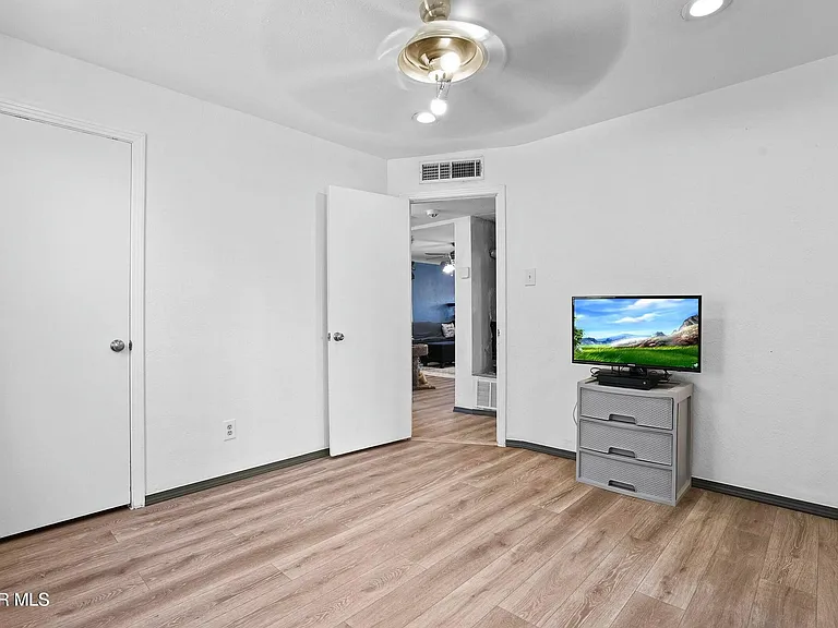 4728 Sierra Madre Dr — Photo 18