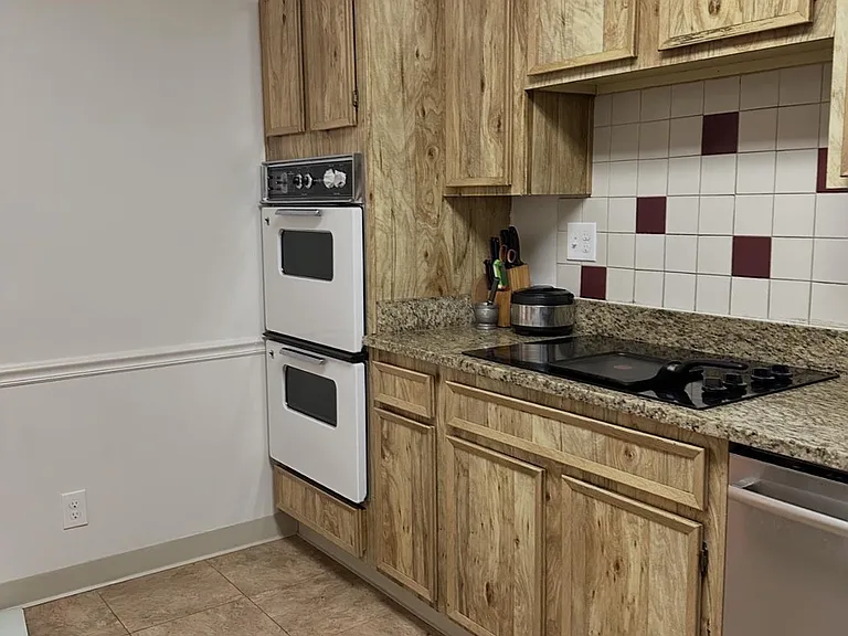 8340 Greensboro Dr #919 — Photo 10