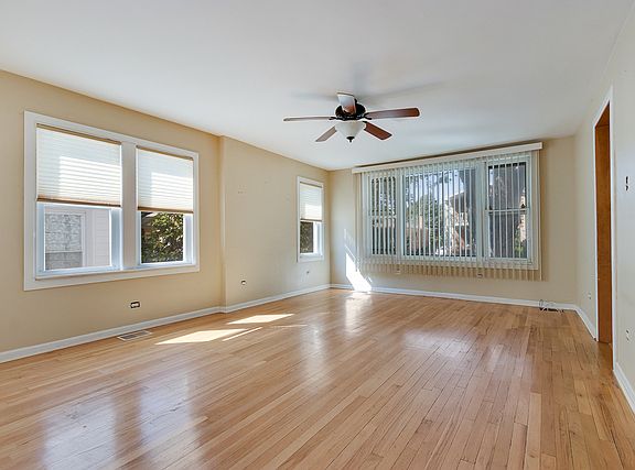 3rd image of 3321 N Oketo Ave