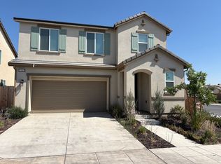 1157 Blue Oak Ln W, Madera, CA 93636