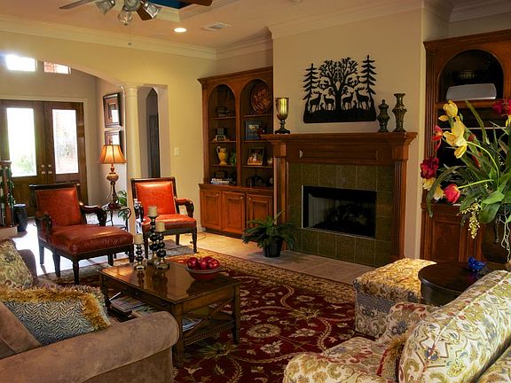 3rd image of 2927 N Cotswold Manor Dr