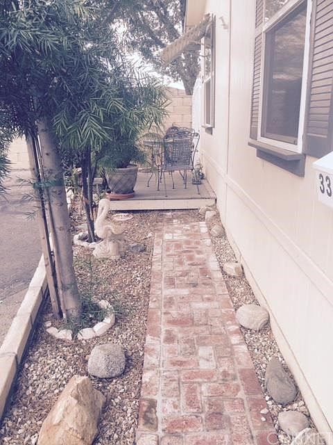 2nd image of 33 Katy Ln #33