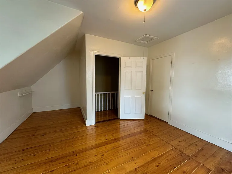 11 Concord Ave — Photo 6