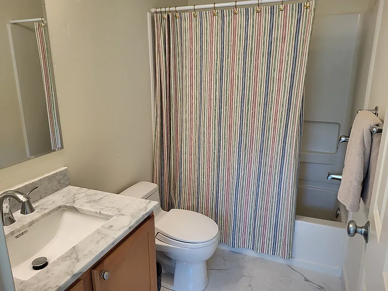 202 Lakeside Ct #202 — Photo 7