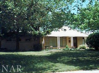 212 Ivanhoe Way, Bloomington, IL 61701