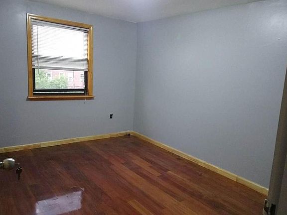 4th image of 1274 E 69th St Floor 3