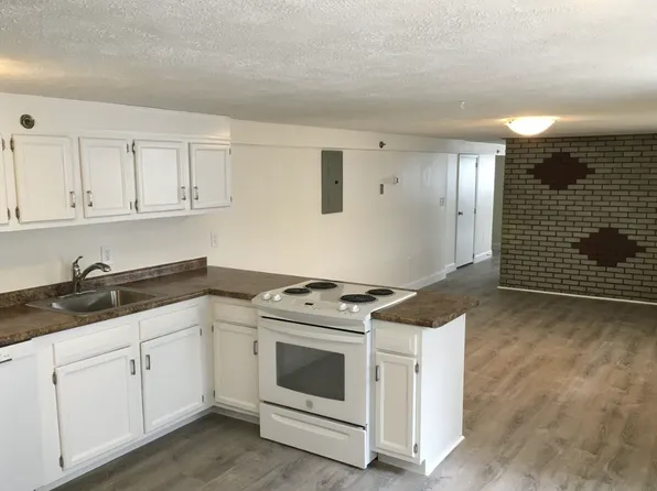 Kiwi, 39 S Main St #5ed69914d, Derry, NH 03038