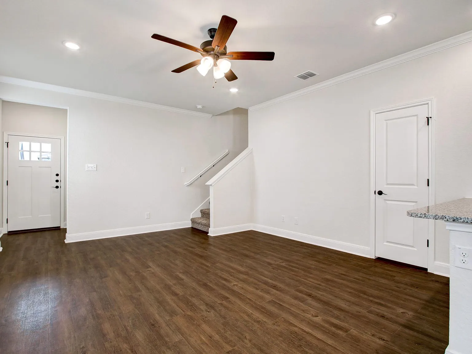 10340 Lynnwood Crk — Photo 2