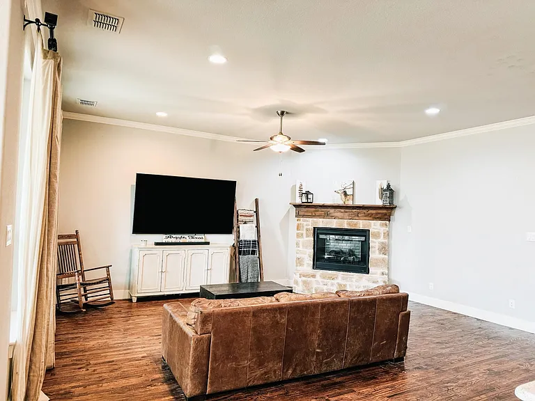 525 Hearth Ter — Photo 4