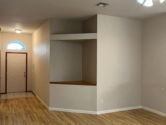 3rd image of 16225 Seminole Dr
