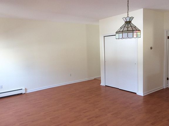 2nd image of 14 Crag Ct