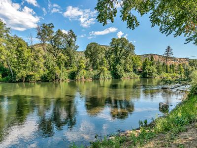 1380 Rogue River Hwy, Gold Hill, OR, 97525