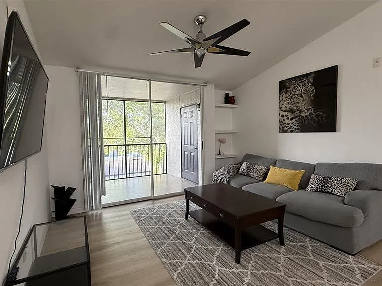 8800 Latrec Ave #9305 — Photo 4