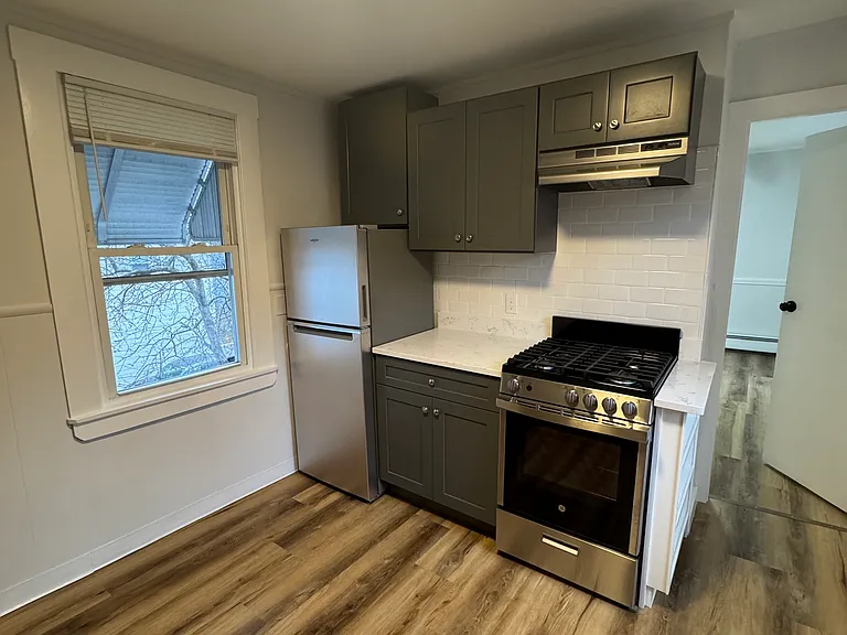 38 Spring St #2-R — Photo 5