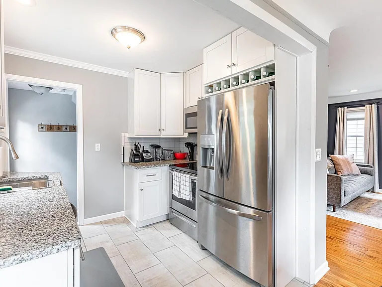 2399 Bacon Ave — Photo 11