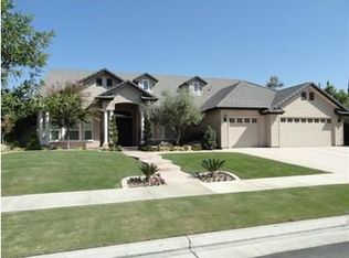 10704 Gainsborough Ct, Bakersfield, CA 93312