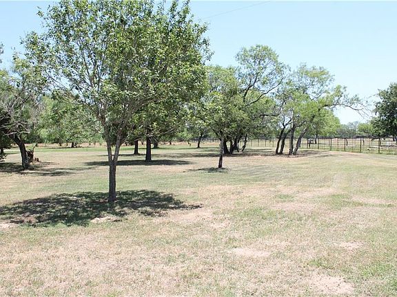 5th image of 310 Branding Chase Ln
