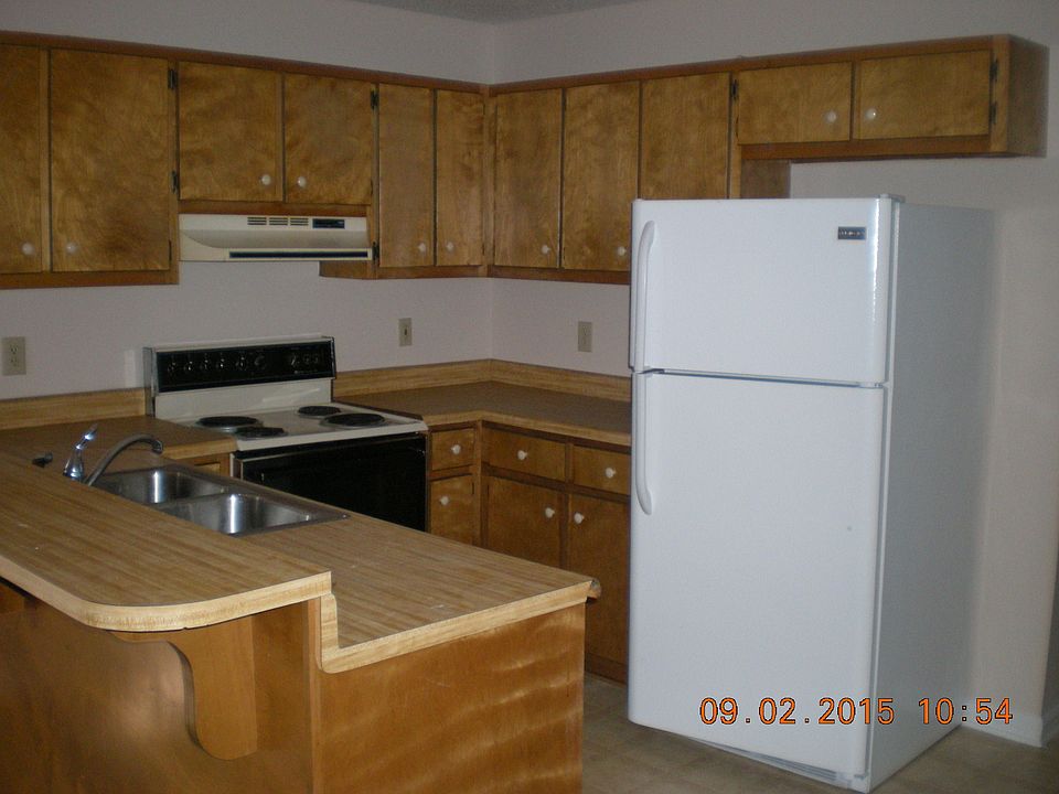 2nd image of 203 W 8th Ave
