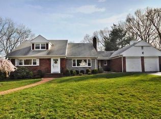 381 Newtown Rd, Wyckoff, NJ 07481