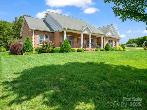 188 Jamesfield Dr, Rutherfordton, NC 28139