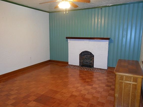 3rd image of 613 2nd Ave