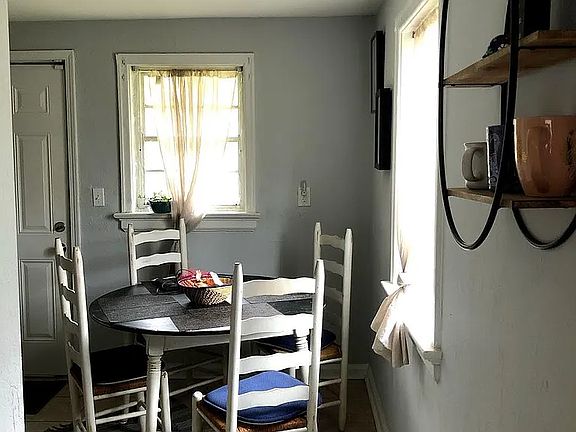 3rd image of 235 Colleton Rd