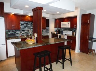 829 Kealahou St, Honolulu, HI 96825