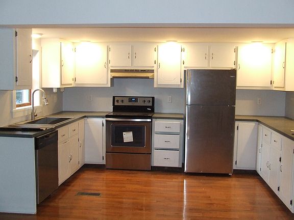 New kitchen appliances/floor