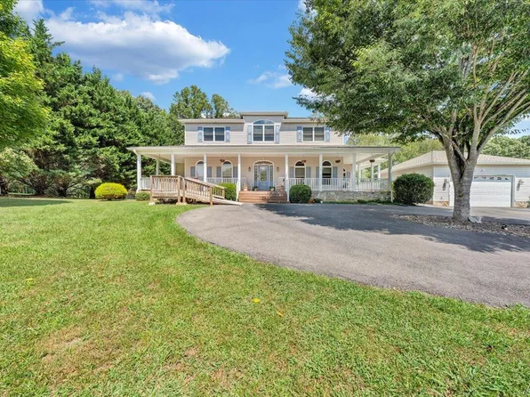 207 Shedd Ln, Hardy, VA 24101