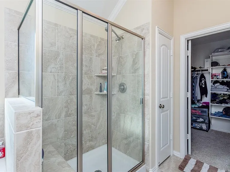11075 Walts Run Ln — Photo 12