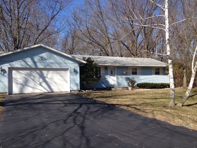 1605 Oakleaf Dr, Saint Anne, IL, 60964