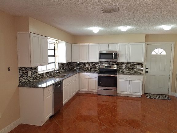 2nd image of 324 S Lancelot Ave