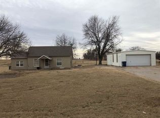 409 E Main St, Ames, OK 73718