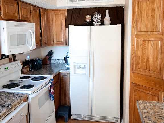 3rd image of 2309 Balsam Dr APT K212