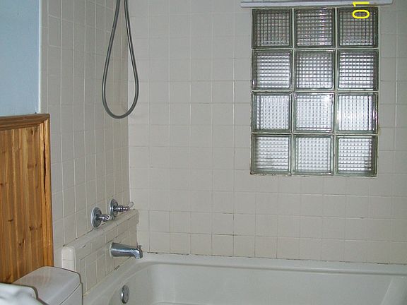 5th image of 701 W 25th St